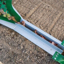 Johnny's Paperpot Transplanter -Garden Seed Shop 06220 03 jss paperpot transplanter