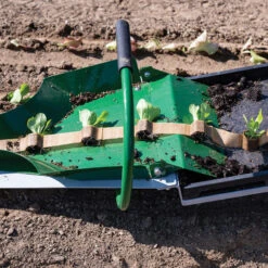 Johnny's Paperpot Transplanter -Garden Seed Shop 06220 08 jss paperpot transplanter